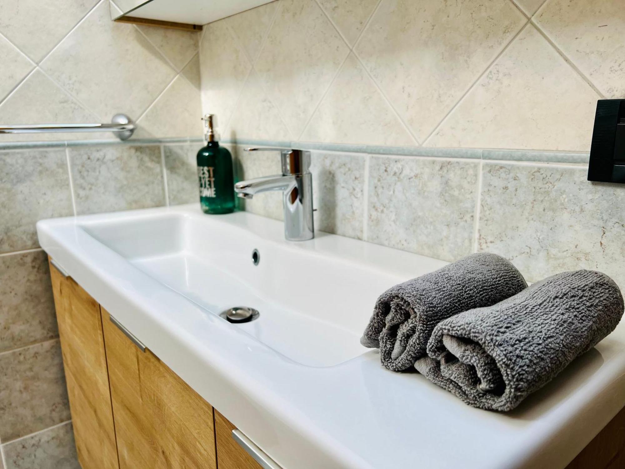 Suite And Pool Castion Veronese Esterno foto